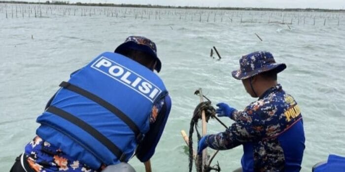 Akhirnya Polda Metro Jaya Bongkar Pagar Laut di Perairan Pakuhaji Tangerang