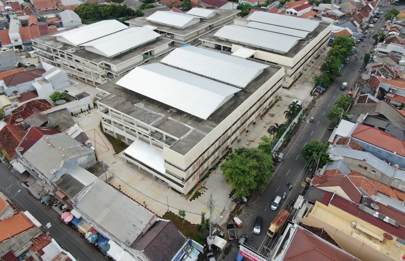 Pasar Banjarsari Pekalongan Jawa Tengah dilihat daru atas ( foto : humas pu)
