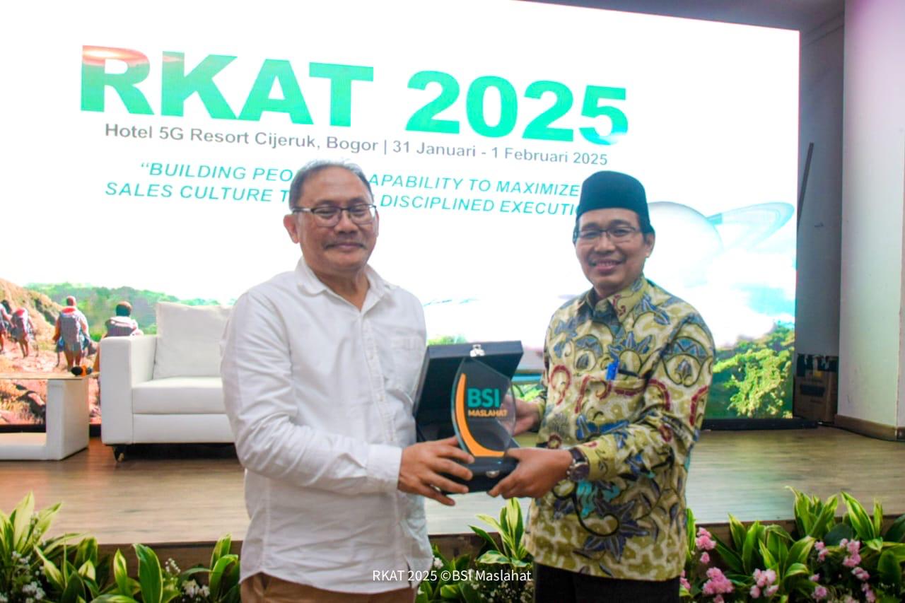 (Kiri ke Kanan) Direktur Eksekutif BSI Maslahat, Sukoriyanto Saputro bersama Direktur Pemberdayaan Zakat dan Wakaf, Kementerian Agama, Prof. Dr. Waryono, S.Ag., M.Ag (foto: kemenag )