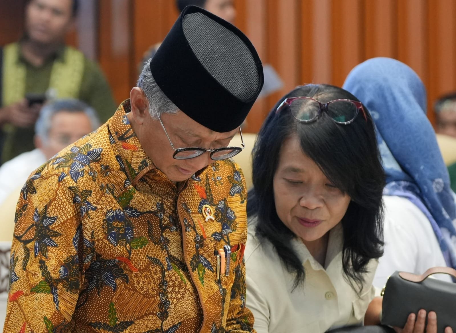 Menteri PU Dody Hanggodo dan Wamen PU Diana Kusumastuty saat Raker dengan komisi V DPRRI ( pu)
