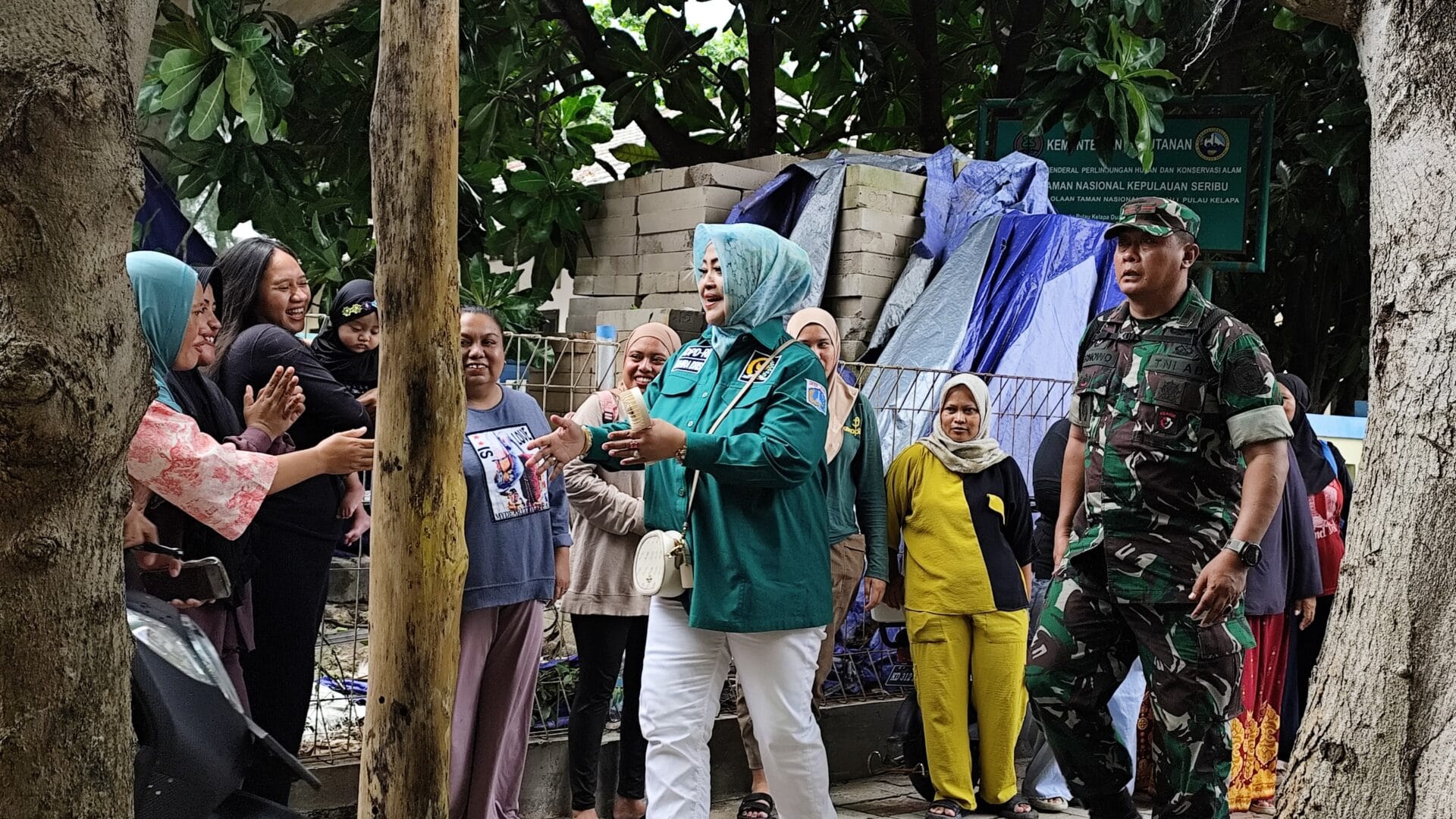 Anggota DPD RI Dapil DKI Jakarta, Fahira Idris, meninjau sejumlah Pendidikan Anak Usia Dini (PAUD) di Kelurahan Pulau Kelapa