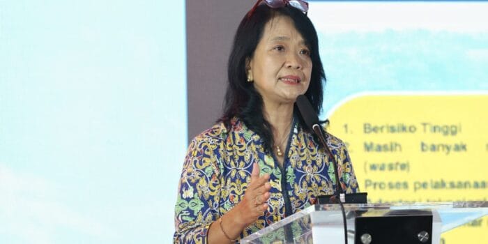 Wamen PU Diana Kusumastuty pada kata sambutan dalm acara seminar Beyond BIM (foto: pu)