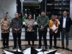 Menteri PKP, berfoto bersama usai rapat dengan Menkeu ( pkp/ ristyan )