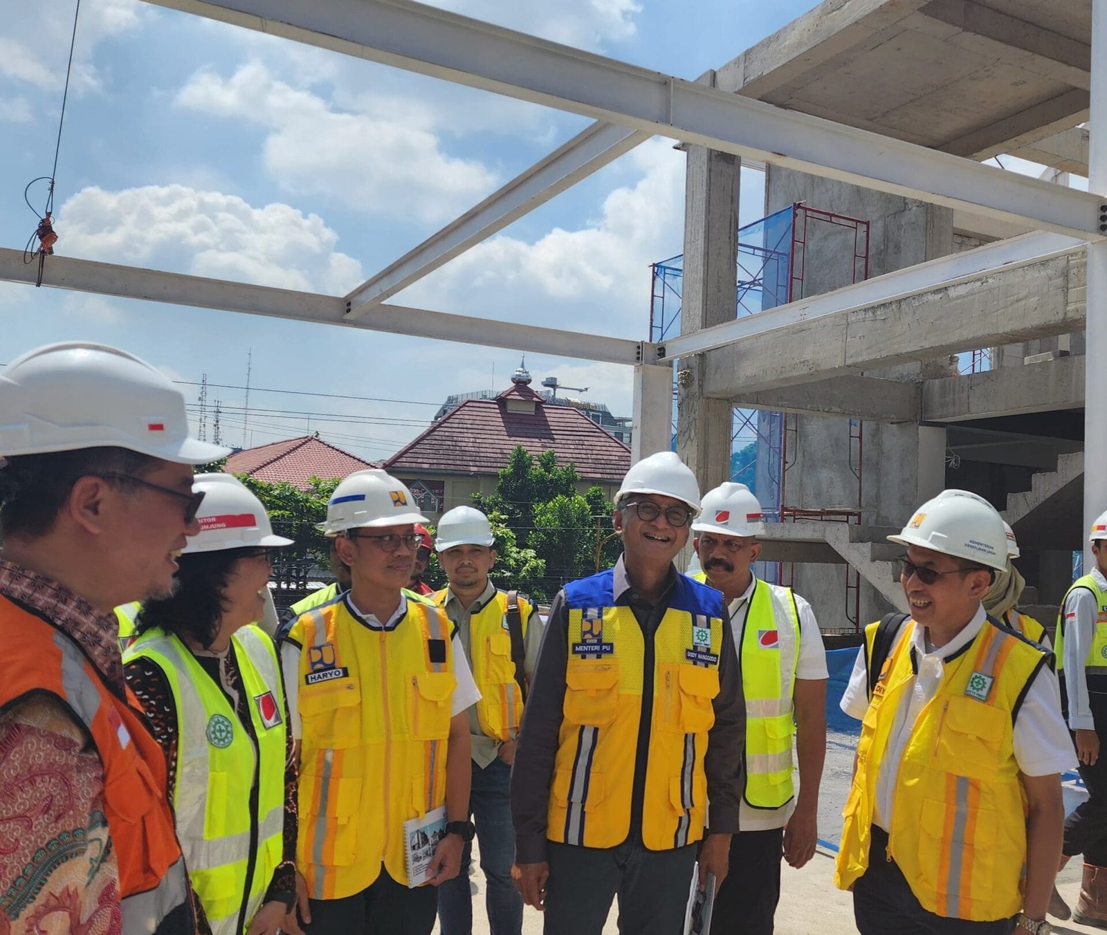 Menteri Dody saat meninjau pasar Turban Yogyakarta (pu)