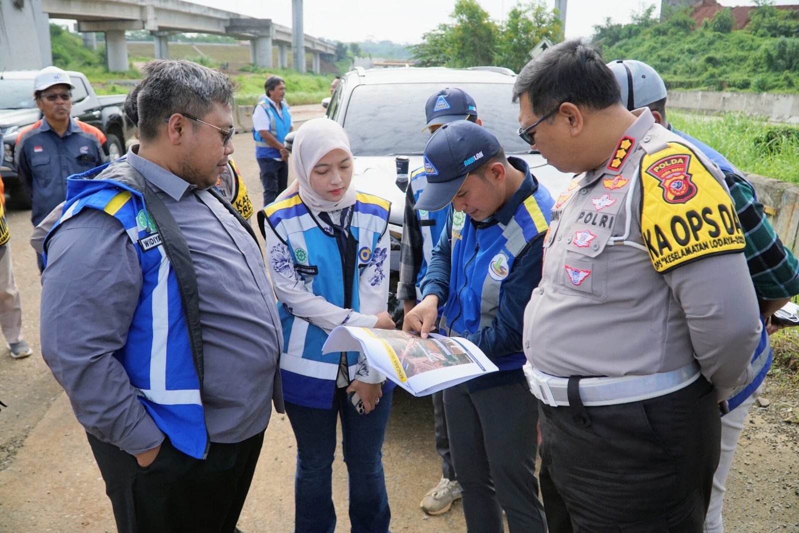 Jasamarga dan Polda Jabar meninjau kesiapan infrastruktur jalan tuk arus mudik lebaran ( foto: JM )