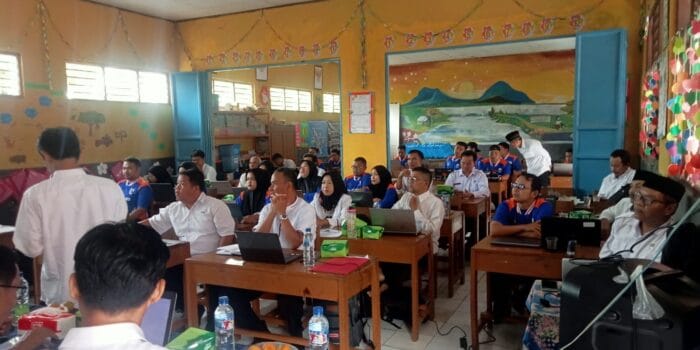 Sebanyak 17 kepala sekolah dari 21 sekolah di Kabupaten Lebak mengikuti sosialisasi tanda tangan elektronik yang diselenggarakan oleh Kelompok Kerja Kepala Sekolah (K3S).