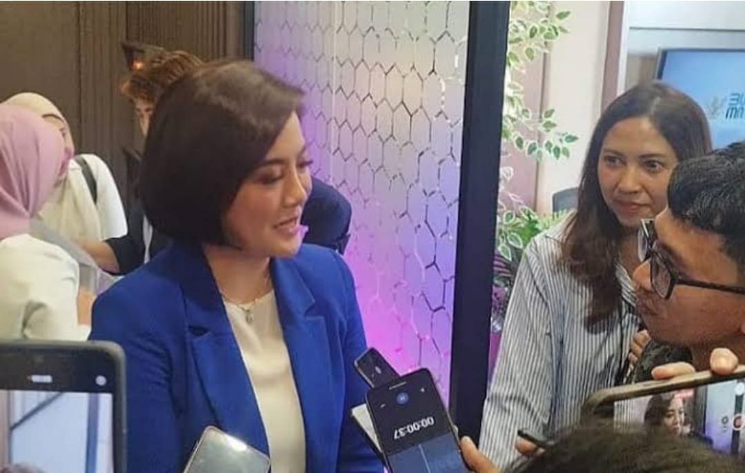 Jubir Kementerian BUMN,Putri Viola saat memberi keterangan pada media ( foto: istimewa )
