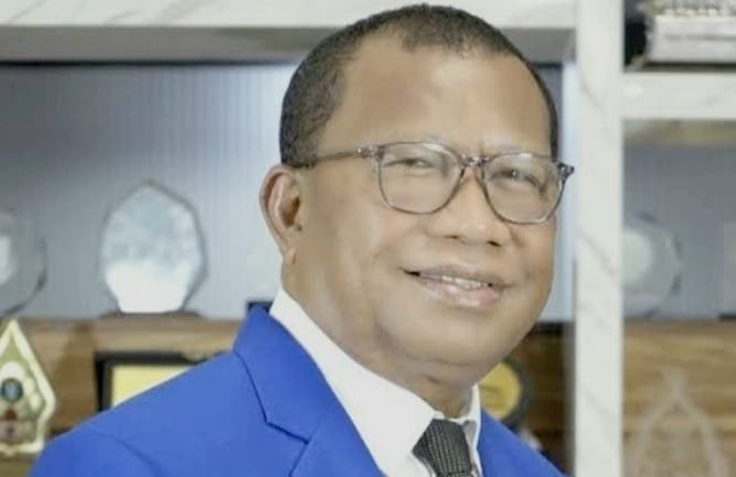 Rektor Unpatti, Prof. Dr. Fredy Leiwakabessy, M.Pd (foto : unapati )