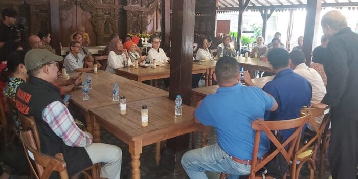 Usulan ini disampaikan Agus Trimurtoyo saat menghadiri pertemuan dan makan siang bersama 15 koordinator relawan Pemenangan Pramono Anung di rumah Sarwono pada 3 Februari 2025.