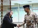 Menteri PU Dody Hanggodo saat bersalaman denganWBCD untuk Indonesia dan Timor leste, Carolyn Turk ( pu)