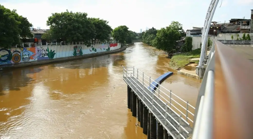 Kawasan bendung bekasi saat dikunjungi Menteri PU pada Rabu 5 Maret 2025 ( foto: Birkom PU)