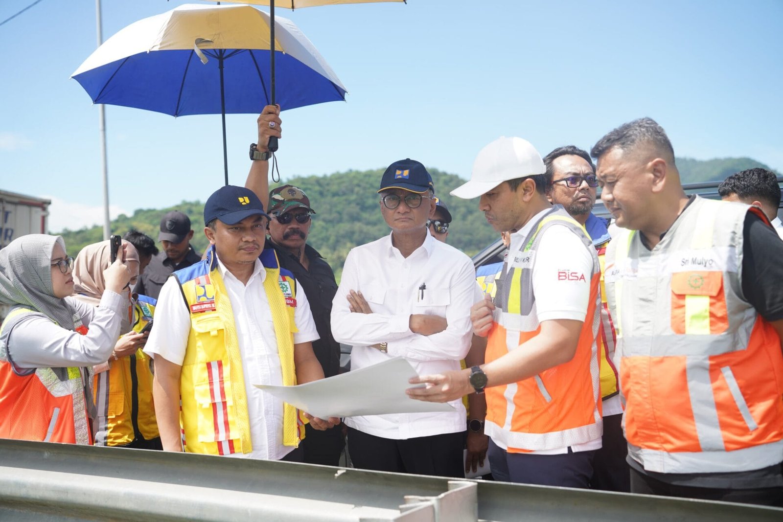Menteri PU saat meninjau persiapan infrastruktur dibeberapa titik di propinsi banten ( pu)