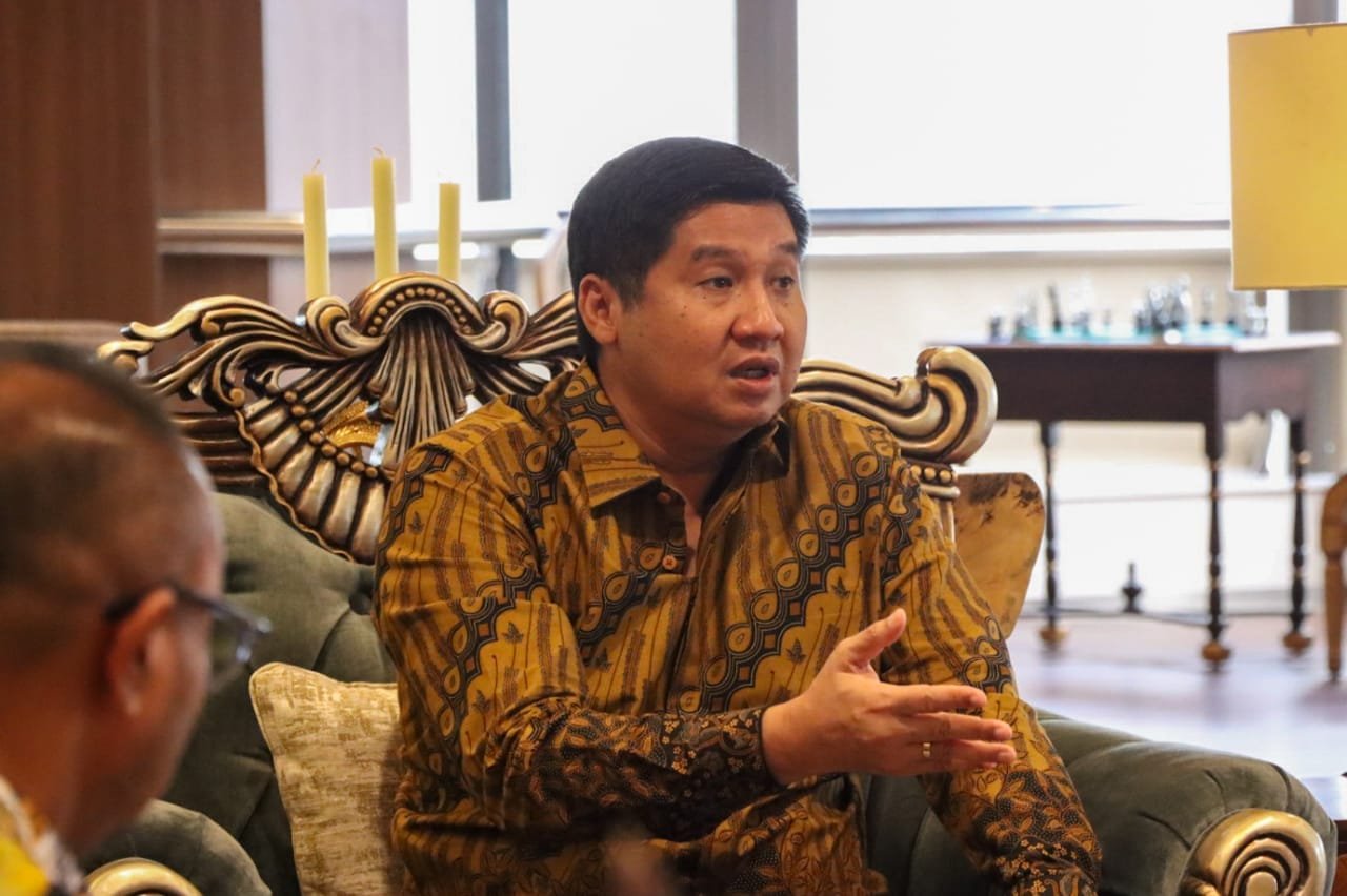 Menteri PKP,Maruarar Sirait saat menerima Mendikdasmen Abdul Mu'ti dan Kepala BPS Amalis Adininggar Widyasanti dikantor PKP ( foto : Birkom pkp/ Ristyan )
