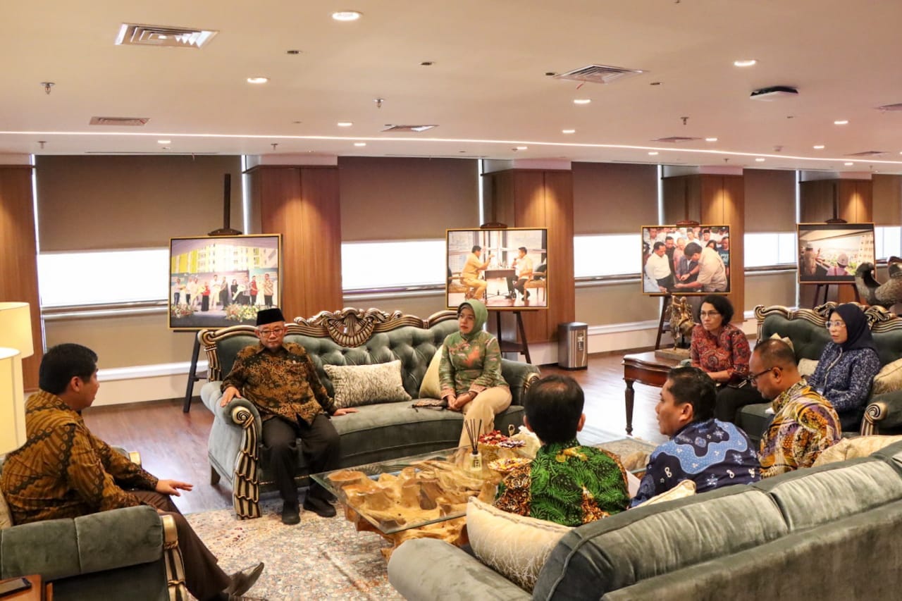 Menteri PKP dan Mendikdasmen serta kepala BPS saat diskusi ttg Perumahan untuk Guru ( birkom pkp/ Ristyan )