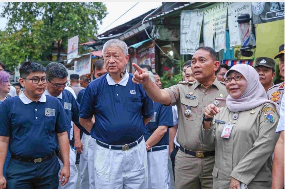 Renovasi Rumah warga Johar baru kerja sama Kementerian okp dengan Pemda DKI dan Yayasan Buddha Tzu Chi, yang diwakilkan Aguan ( foto: radar istana)