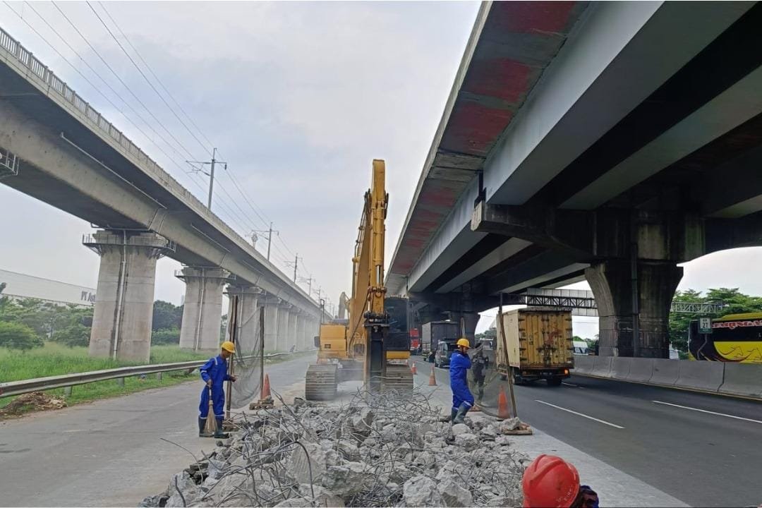 Jasamarga lakukan Rekonstruksi jalan tol ruas Jakarta-Cikampek ( foto : JM )