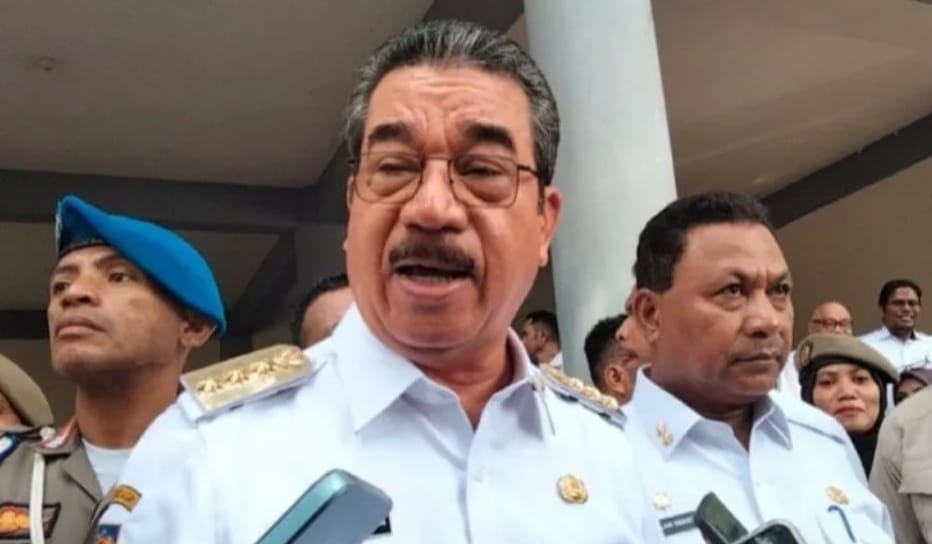 Gubernur Maluku saat menjawab Media ( foto : antara)