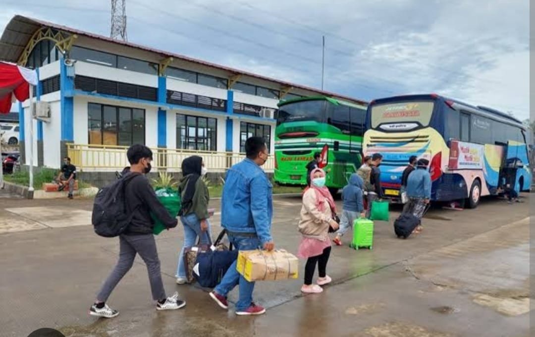 Masyarakat saat manfaatkan.mudik lebaran ( foto: istimewa )
