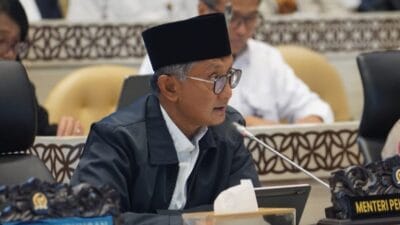 Menteri Pekerjaan Umum Dody Hanggodo saat Raker Persiapan Arus Mudik dan Balik dengan Komisi V DOR-RI ( foto ; birkom pu)