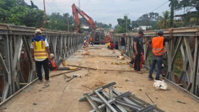 Jembatan Bailey Jambi yang dikerjakan Kementerian PU ( foto: birkom pu)