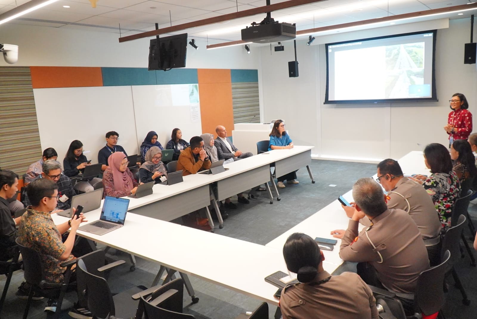 Jasamarga,Korlantas Polri, dan Goegle Indonesia kolaborasi kerjasama untuk arus mudik dan balik lebaran 2025 ( foto: jasamarga )