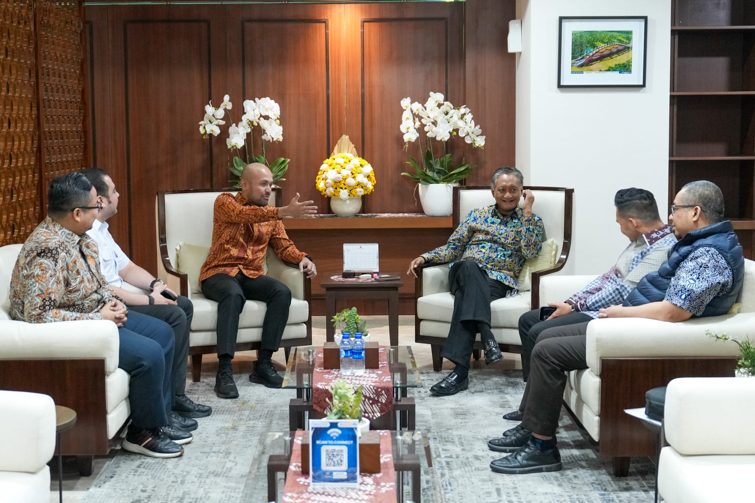 Menteri PU tekankan konektifitas dan Efektifitas i frastruktur kepada Hipmi ( foto : birkom pu)