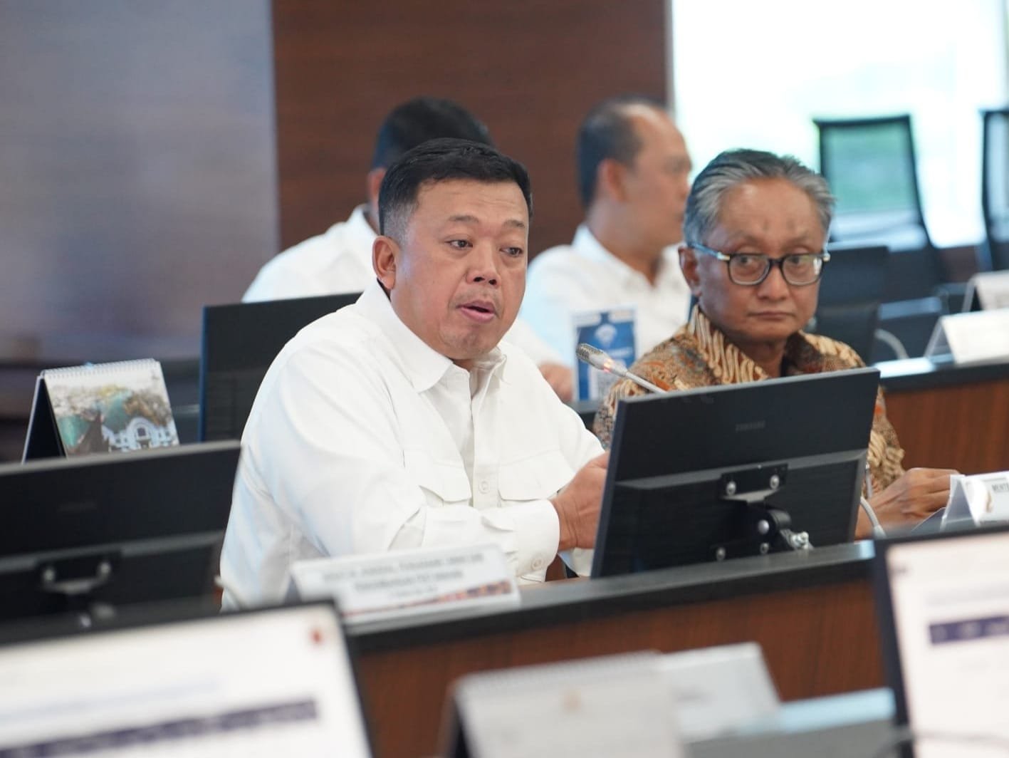 Menteri PU ,Dody Hanggodo ( kanan ) bersama Menteri Agraria/ kepala bon Nusron Wahid ( foto: birkom pu,)