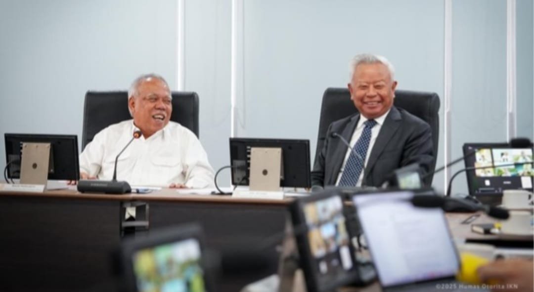 Kepala OIKN Basuki Hadimuljono ( kiri) dan Ketua Dewan Dirwksi AIB,Jin Liqun ( kanan) ( foto: okin)