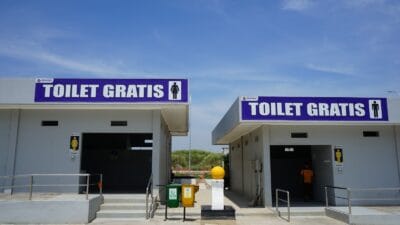 Salah satu dari ribuan toilet gratis di rest area Travoy milik Jasamarga ( foto: JM )