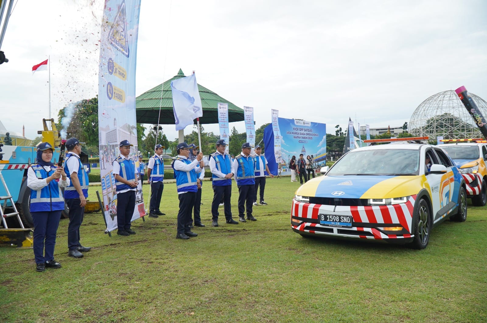 Pelepasan petugas operasional idul fitri Jasamarga oleh Direktur Utama Jasamarga ( foto:/JM)
