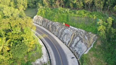 Keindahan di Jalan Pantai Selatan Jawa ( pansela ) menikmati mudik sambil tamasya ( foto: birkom pu)