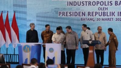 Presiden Prabowo saat meresmikan KEK di Batang Pekalongan Jawa Tengah ( foto: birkok pu)