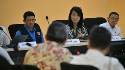 Wamen Diana Saat Rapat Tingkat Menteri ( foto: birkom pu)