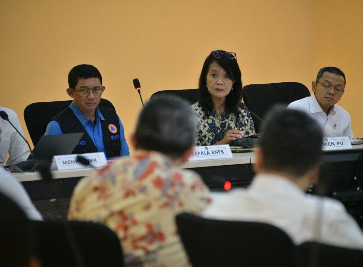 Wamen Diana Saat Rapat Tingkat Menteri ( foto: birkom pu)