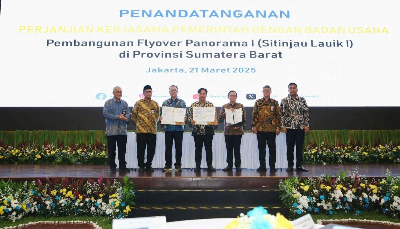 Usai Penandatanganan Pembangunan Flyover Panorama ( Sitnjak Lauik I) ptop Sumbar ( birkom PU)