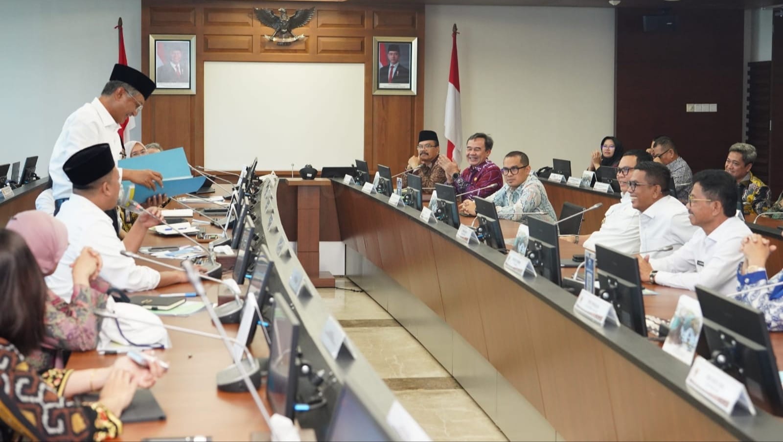 Rakor Penanganan pembebasan lahan untuk pengendalian banjir ( birkom pu)