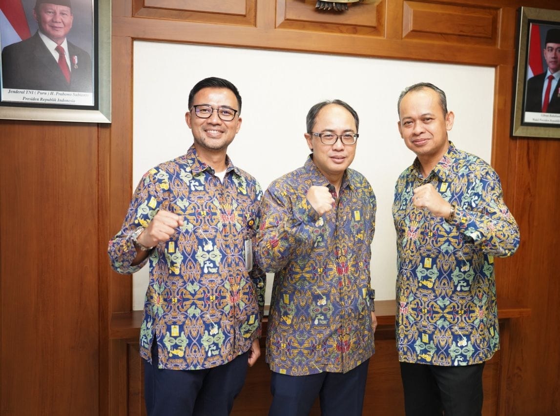 Tiga Pejabat Fungsional Utama yang dilantik ,( foto: birkom pu )