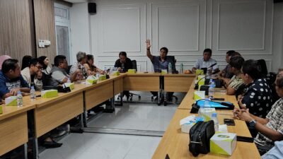 Menteri PKP saat memimpin Rapat dengan Asosiasi Pengembang Perumahan di Semarang Jawa Tengah ( foto: birkom pkp/ Ristyan )