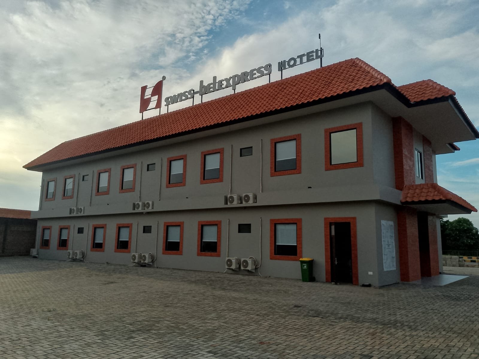 Swiss-belexpress Hotel di Rest Area Travoy KM 379A Ruas Batang-Semarang Resmi Berdiri ( foto: jasamarga )