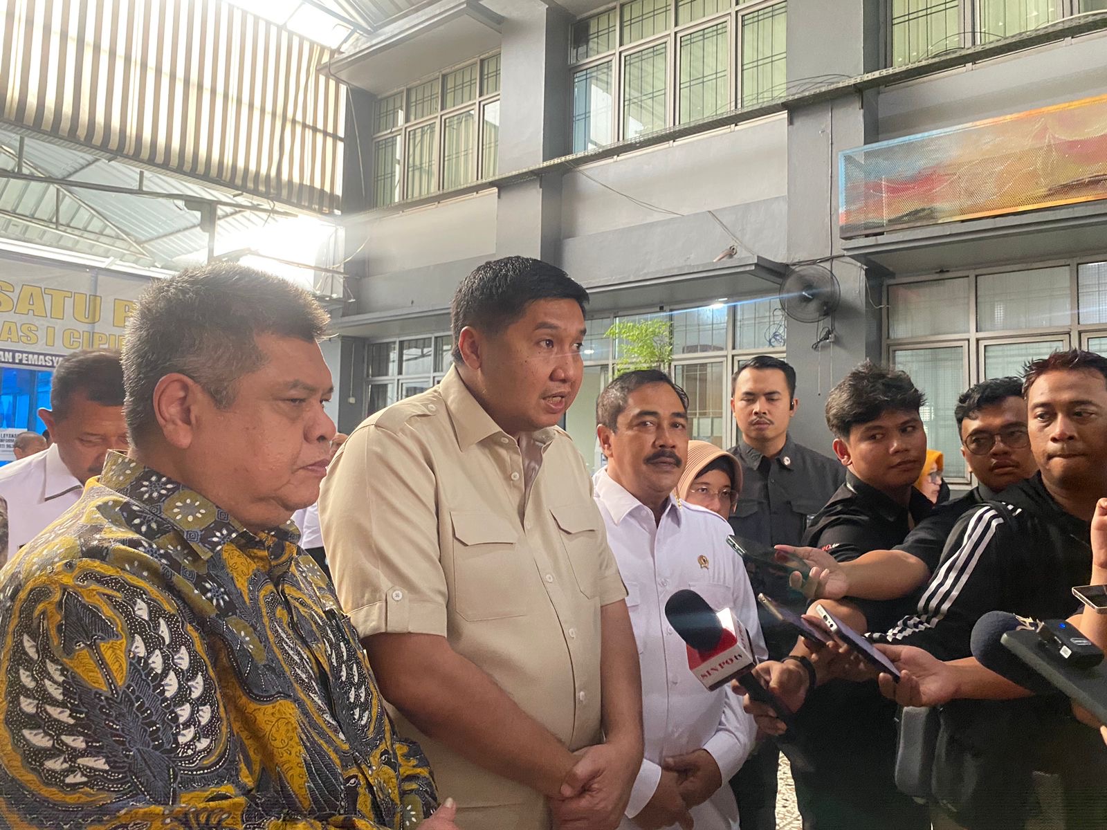Menteri Ara bersama Menteri Imigrasi dan instansi terkait berencana akan membangun perumahan untuk rakyat di tanah lapas ( foto: SPN/ diah dayanti)