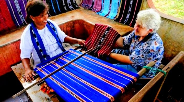 Proses Pembuatan Tenun Ikat Tanimbar Maluku Tenggara Barat (foto : Istimewa)