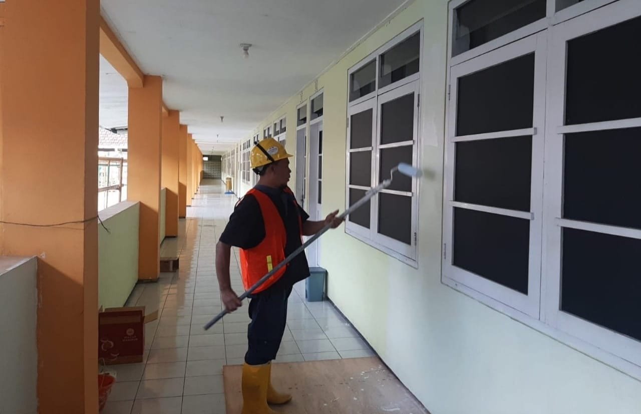 Renovasi Sekolah Rakyat oleh Kementerian PU ( foto: birkom pu)