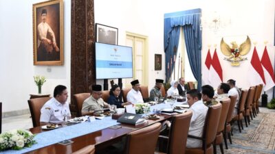 Ratas di Istana Negara yg dipimpin Presiden Prabowo,bahas sekolah rakyat ( foto: Birkom pu )