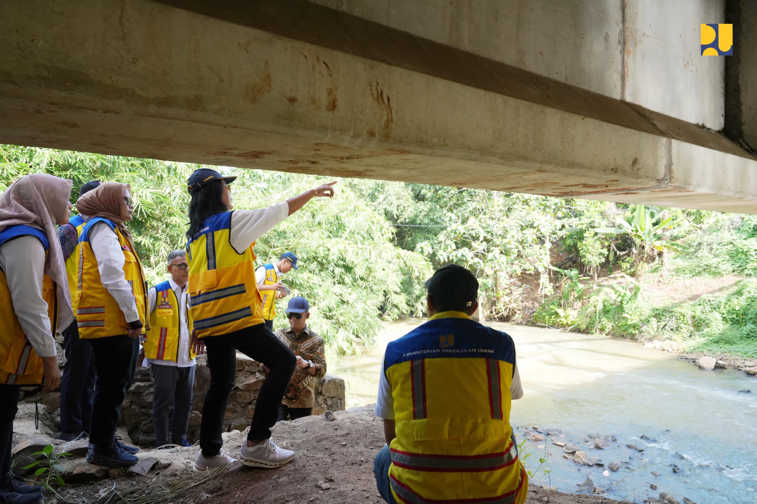 Wamen Diana berpesan ,menjaga infrastruktur yang telah dibangun kewajiban bersama ( foto: birkom pu)