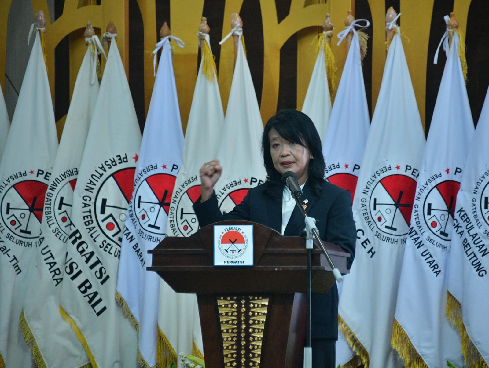 Wamen Diana saat membuka Rakernas Pergatsi 2025 ( foto : birkom.pu)