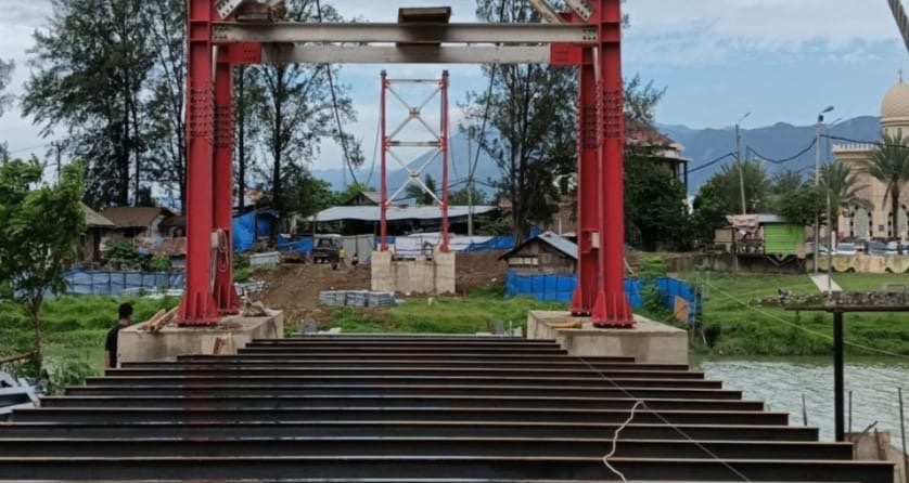 Jembatan Gantung Gp Lamseupeung–Gp Lambhuk Banda Aceh Segera Dirampungkan (foto: birkom PU )