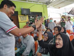 Menteri PKP Serahkan Kunci Program Bebenah Kampung, Di Tanah Tinggi Jakarta