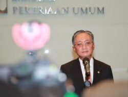 Menteri PU Evaluasi Menyeluruh Seluruh Jajaran PU Penting untuk Tekan Beban Ekonomi Berbiaya Tinggi