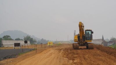 Pembangunan jalan tol Jogya - Bawen oleh Kementrian PU ( foto: birkom pu)