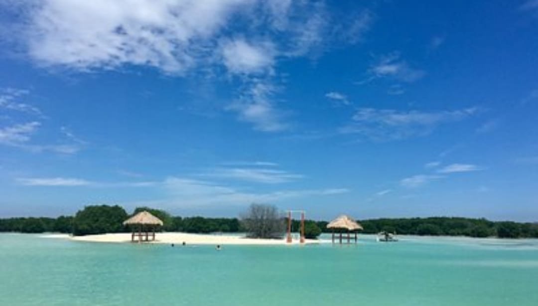Indahnya pulau Seribu,destinsi pilihan wisata saat libur sekolah ( foto: pemkab )